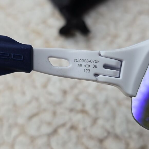 NWT Oakley Oj9008 Flak XXS Square Sunglasses Color: Matte White/Prizm Sapphire - Picture 7 of 9